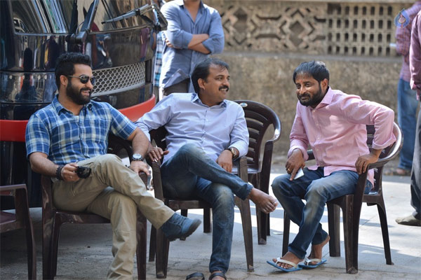 janatha garage,suspense on janatha garage release,janatha garage re shoot,jr ntr,koratala siva  గ్యారేజ్ పై ఈ గందరగోళం ఏమిటో?